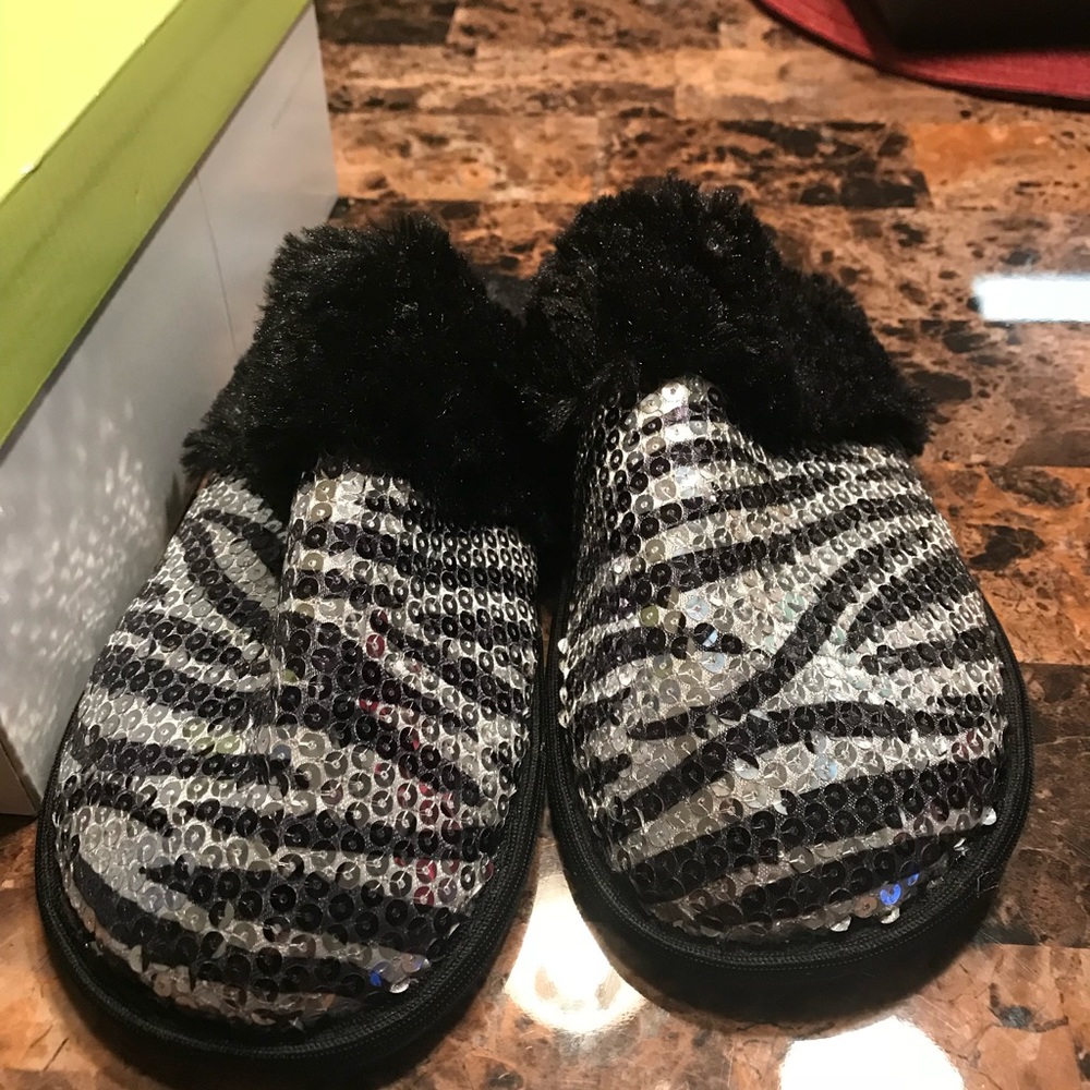 💋BEAUTIFUL SPARKLE FURRY SLIPPERS💋